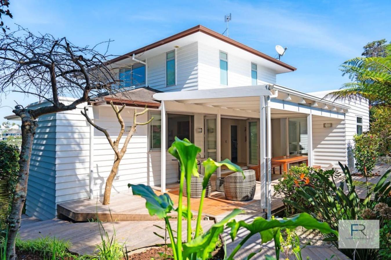 Seaview Haven In Castor Bay Auckland
